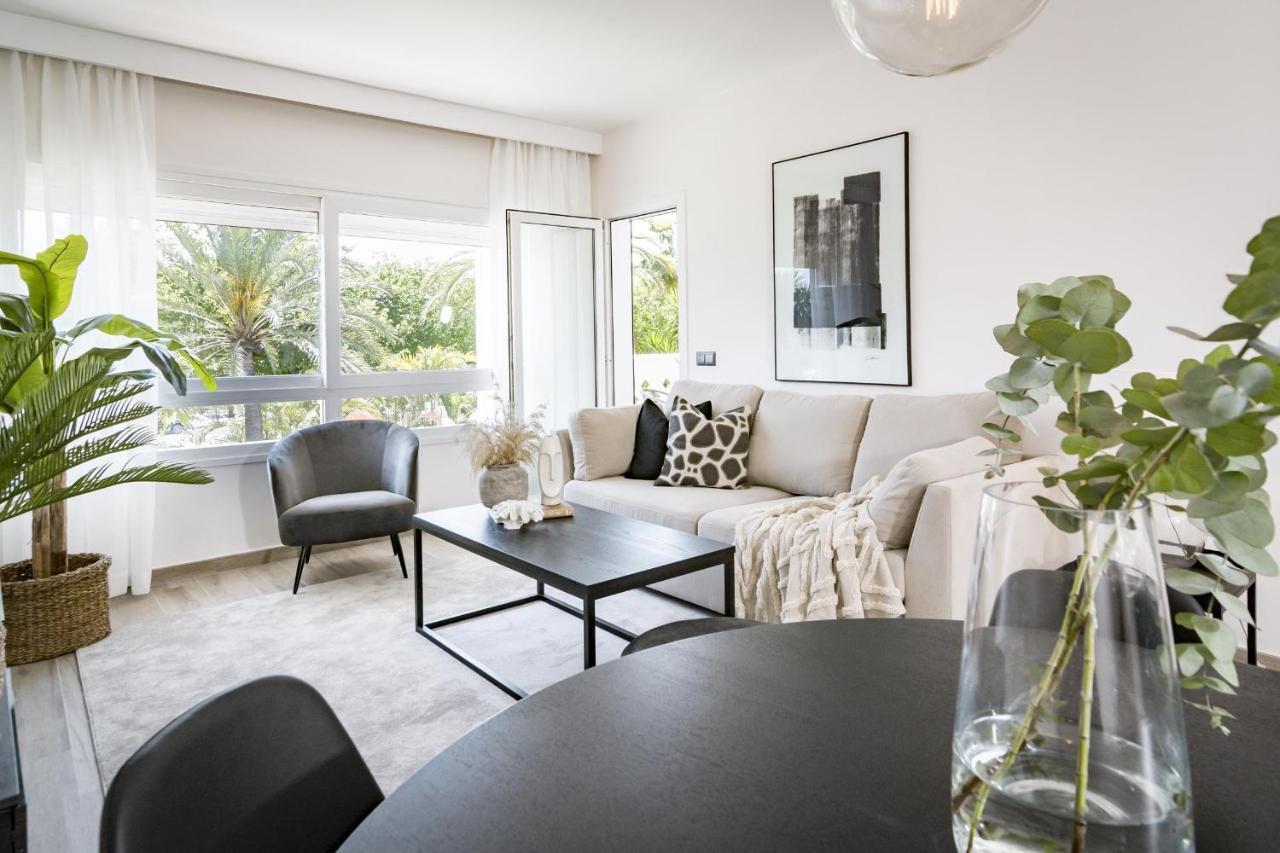 Pr - Stunning Flat Front Line Puerto Banus Apartemen Marbella