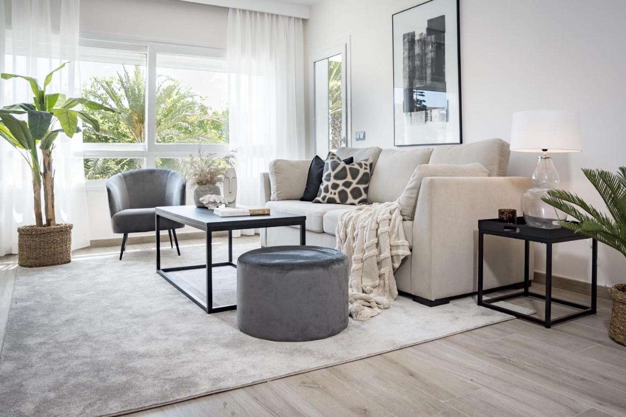 Apartemen Pr - Stunning Flat Front Line Puerto Banus