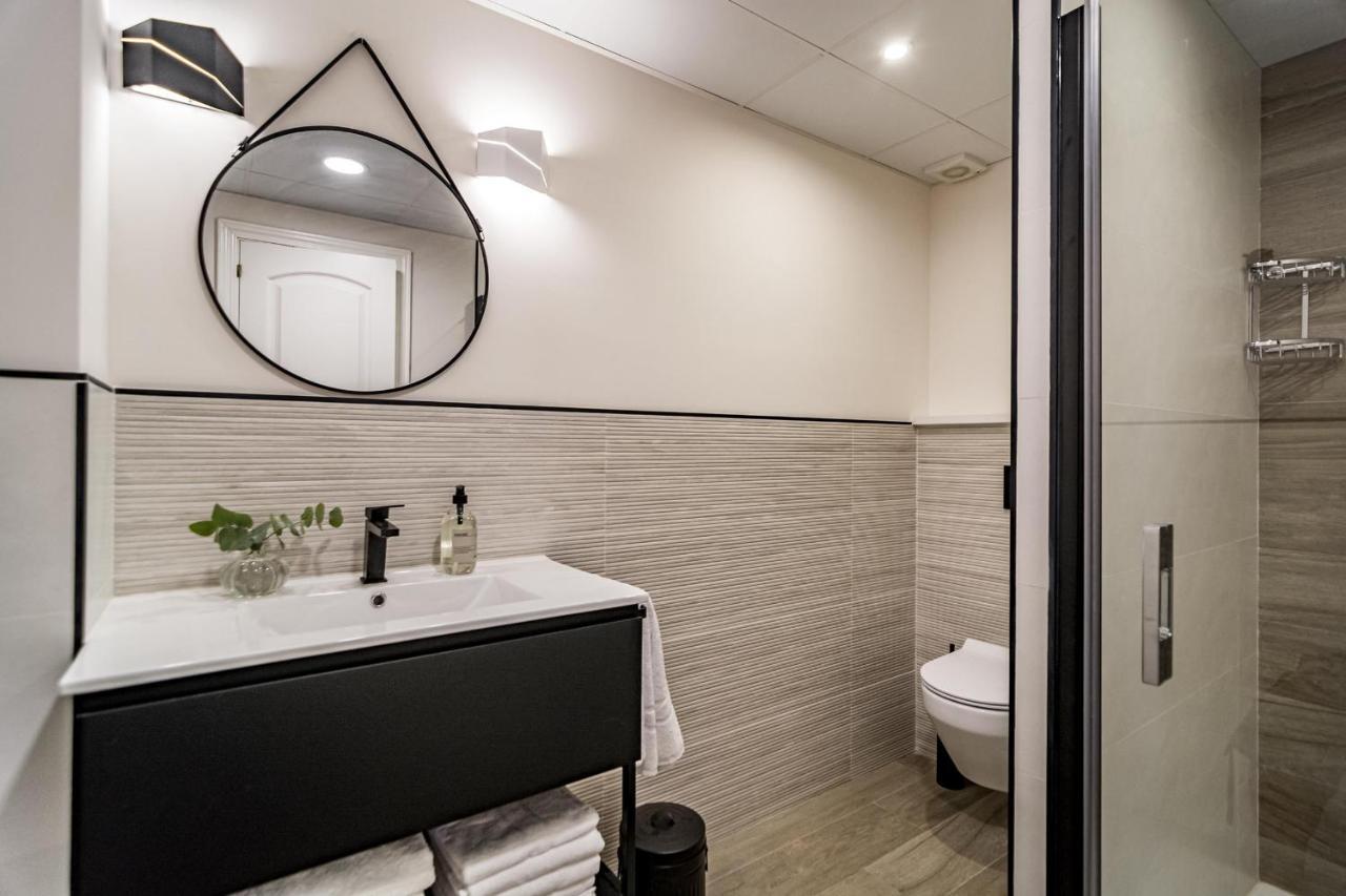 Apartemen Pr - Stunning Flat Front Line Puerto Banus