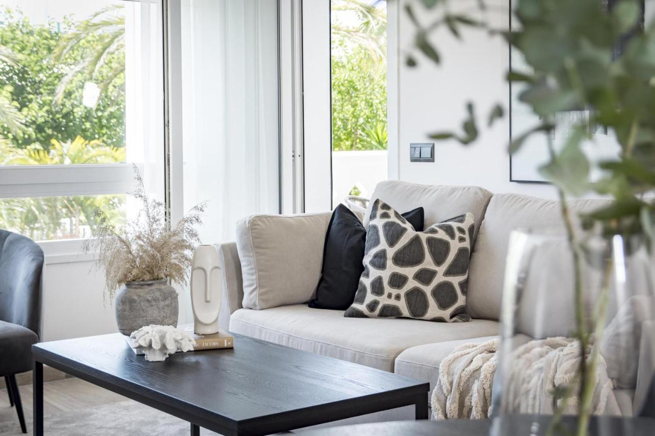 Pr - Stunning Flat Front Line Puerto Banus *
